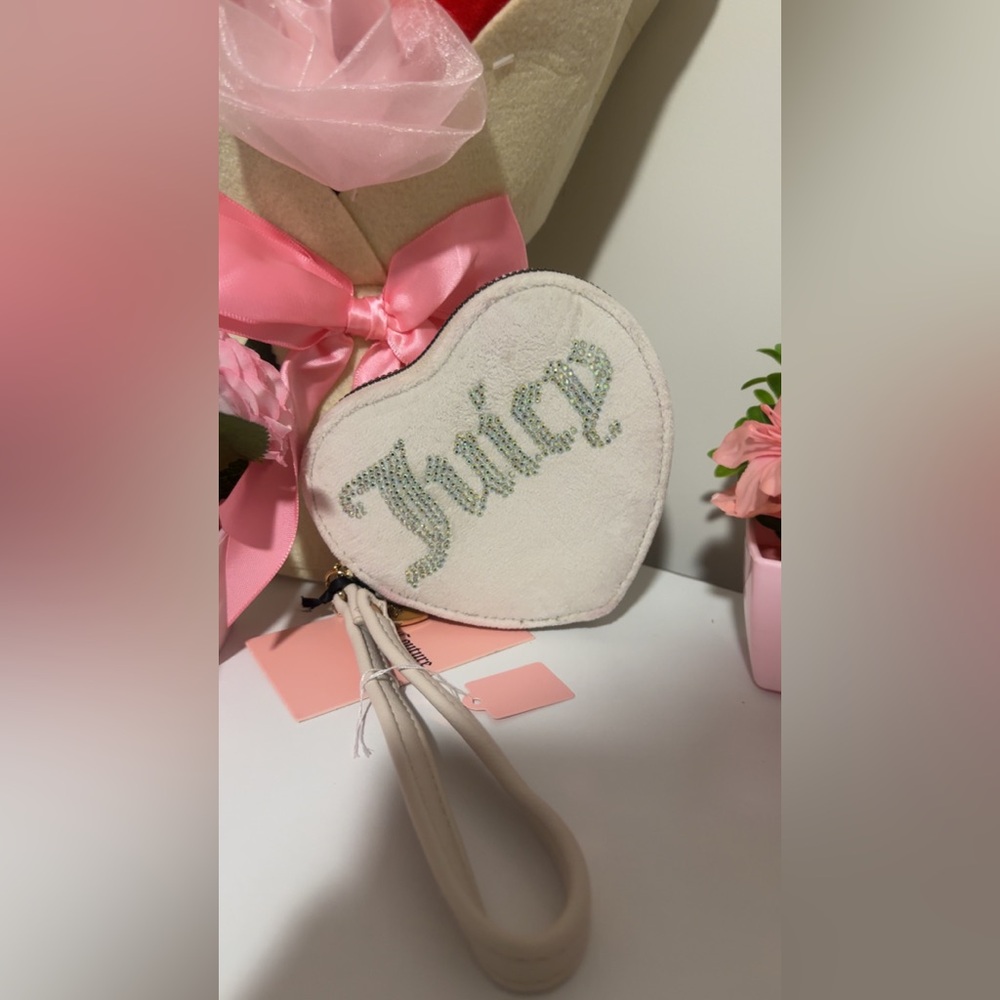 Juicy couture velour heart shaped wristlet NWT